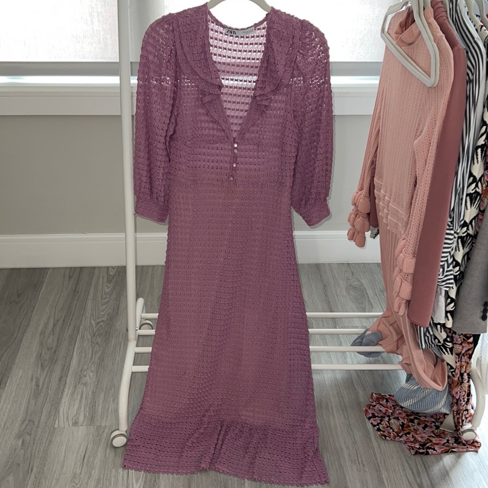 All brand clothes, very good quality, very new!!!!